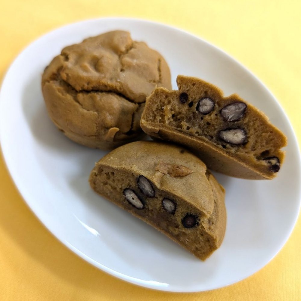 小豆入り黒糖米粉ケーキ